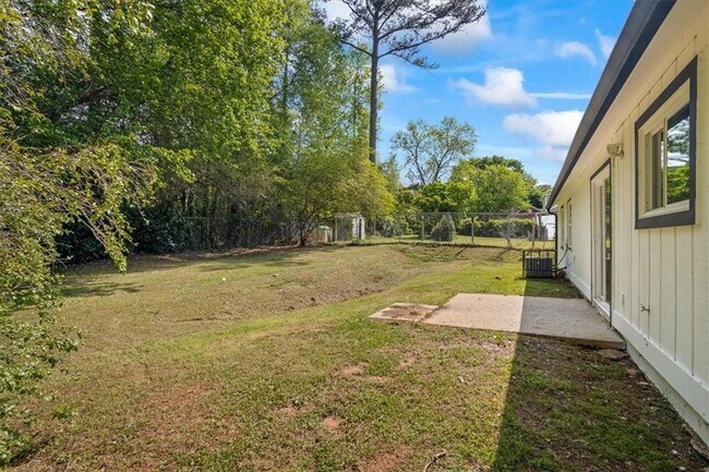 Building Photo - 5142 Huxley Rd