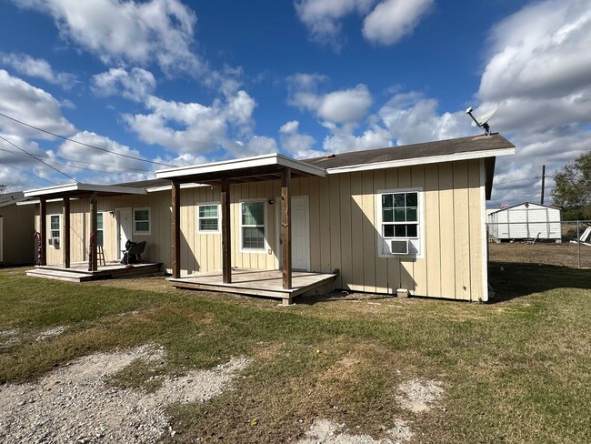 Building Photo - Ready for move in