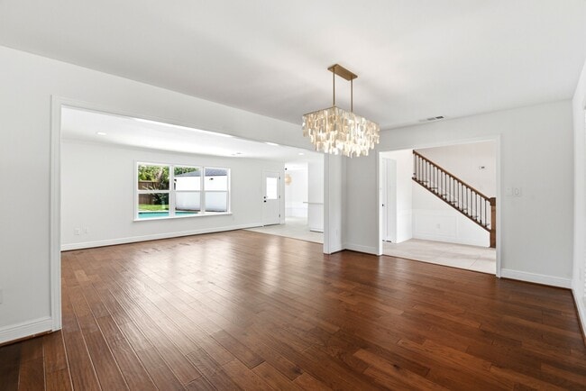 Building Photo - 4810 Bayou Vista Dr