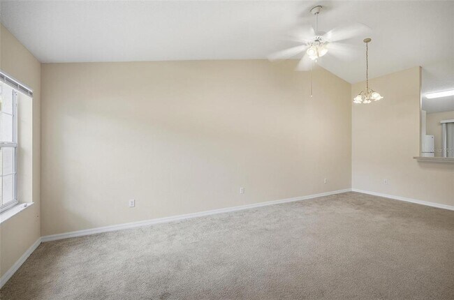 Building Photo - 165 Plainview Dr