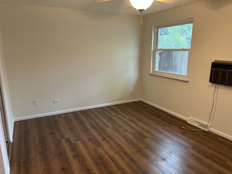 Building Photo - 2620 Lloyd Cir