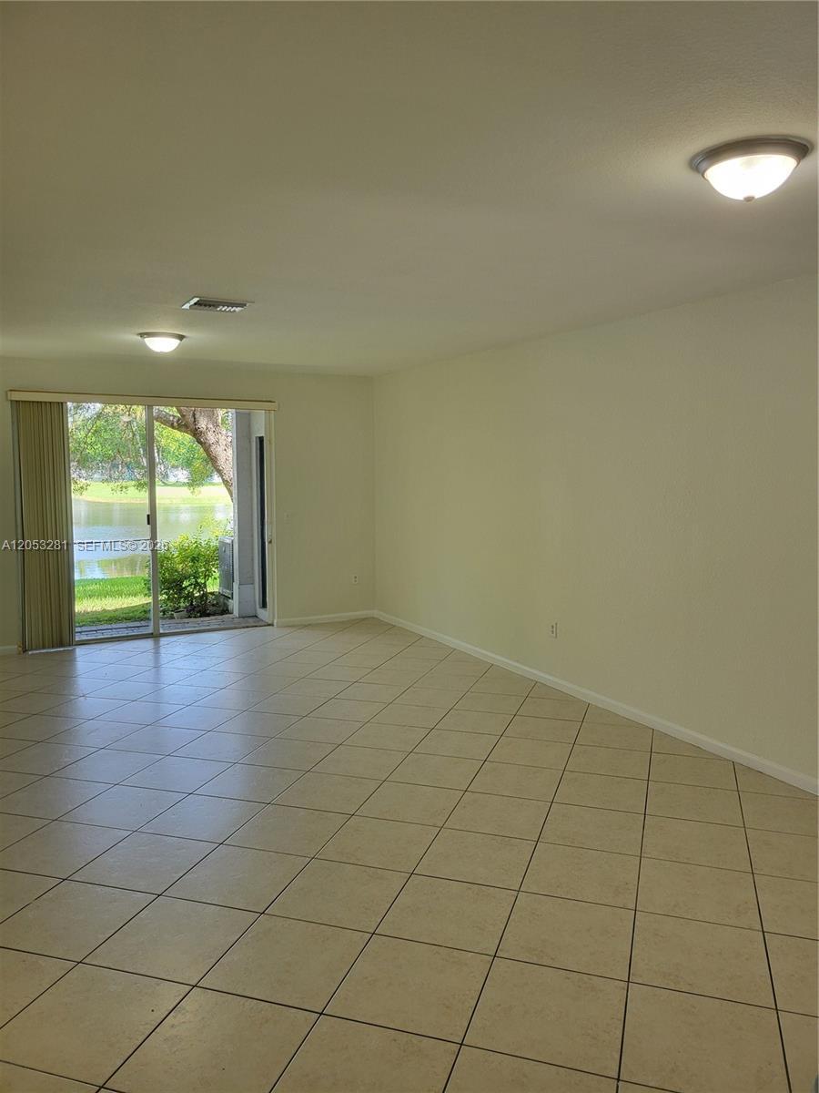 Building Photo - 2578 SW 82nd Ave