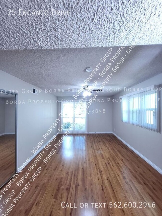 Building Photo - 25 Encanto Dr