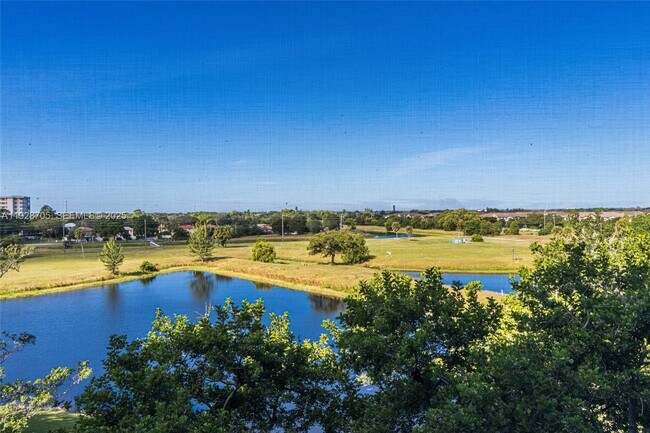 Building Photo - 3090 N Course Dr