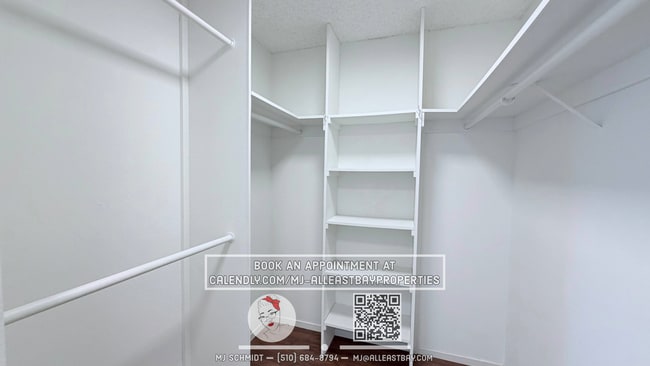 Building Photo - Sunny, west facing, Large 1 bedroom with tons of storage, includes water/garbage/amenities/parking!