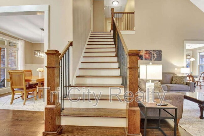 Building Photo - 175 Ridgeway Ct