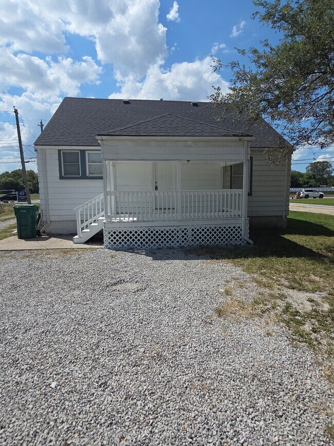 Building Photo - 1801 Jerome Ln