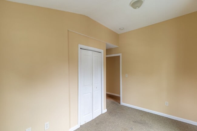 Building Photo - 4 Bedroom Single Family Cape