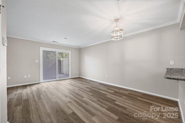 Building Photo - 704 Heritage Pkwy