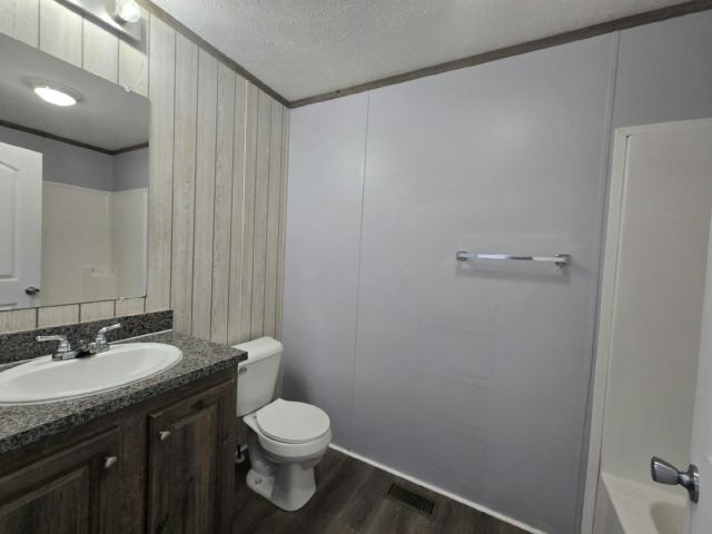 Building Photo - 308 Caesar St