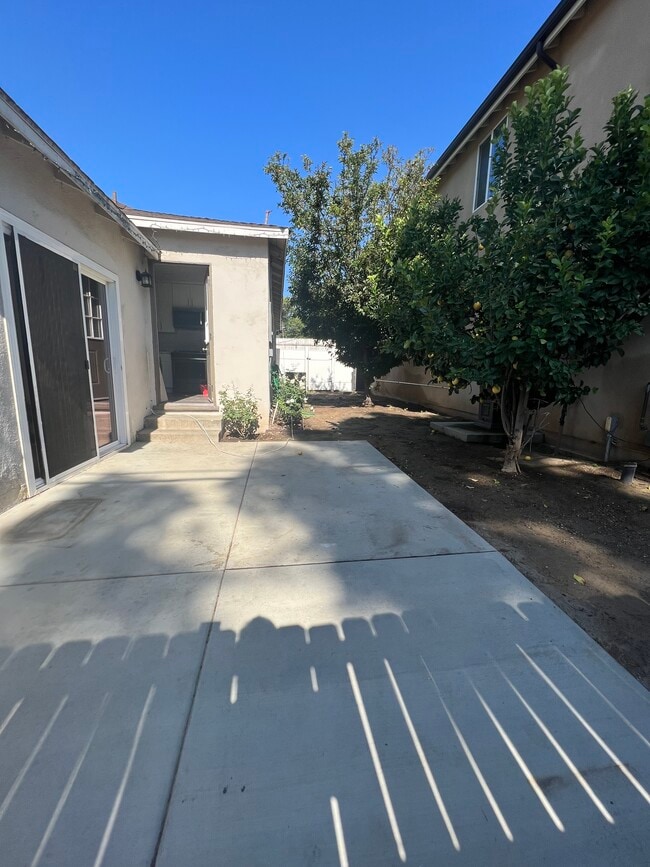 Building Photo - 16601 Valerio St