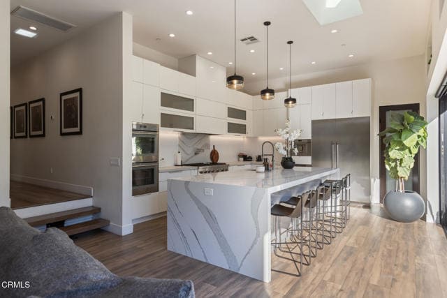 Building Photo - 620 Houseman St