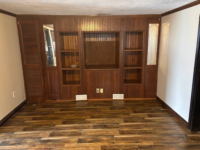 Building Photo - 108 Cleo Dr