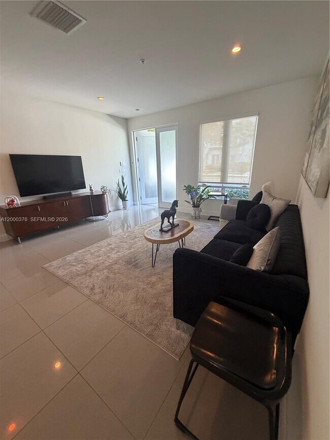 Building Photo - 10220 NW 63rd Terrace