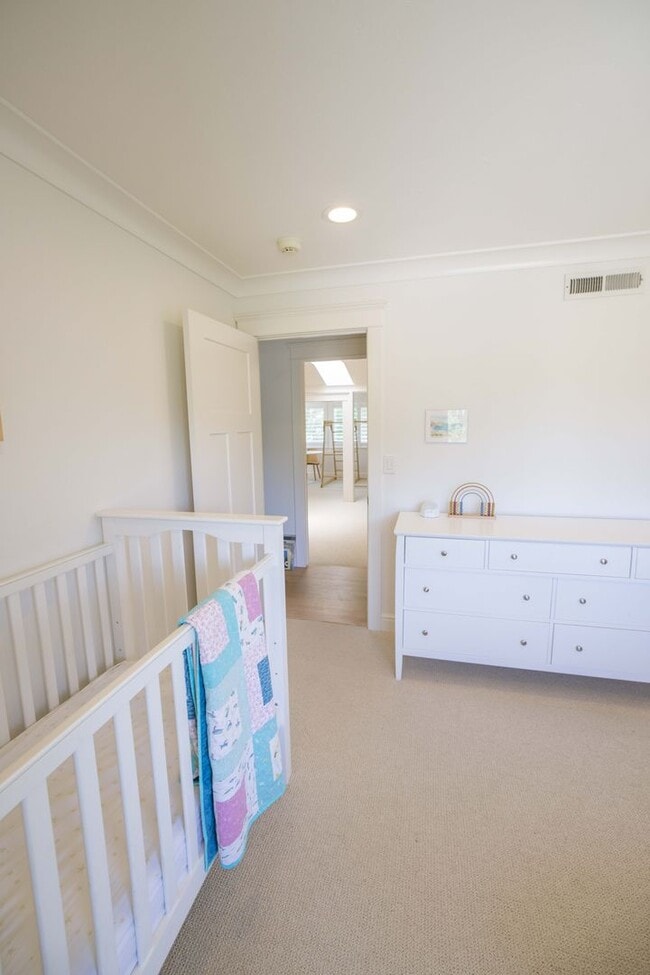 Building Photo - Fabulous spacious home, Great Highlands cul de sac, easy commute, exceptional Cupertino Schools!