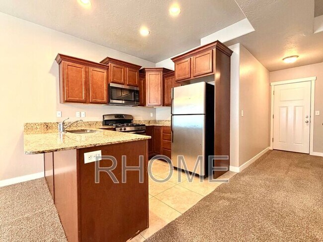 Building Photo - 3719 Lilac Heights Dr