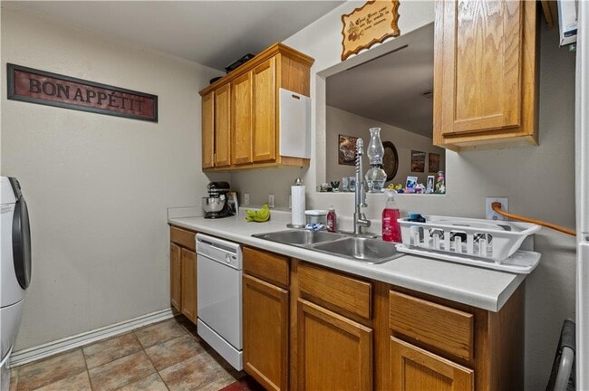 Building Photo - 258 Graystone Cir