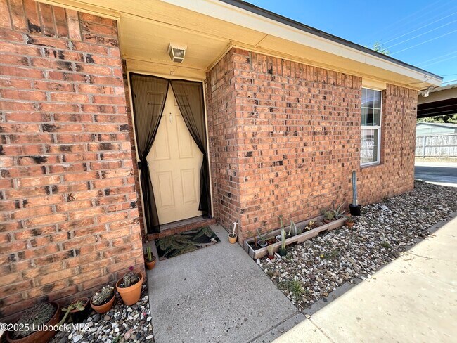 Primary Photo - 1110 82nd St