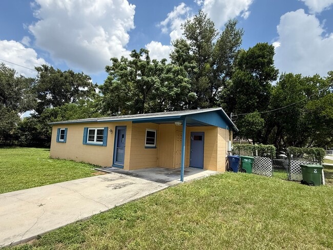 Building Photo - 1602 E Annona Ave