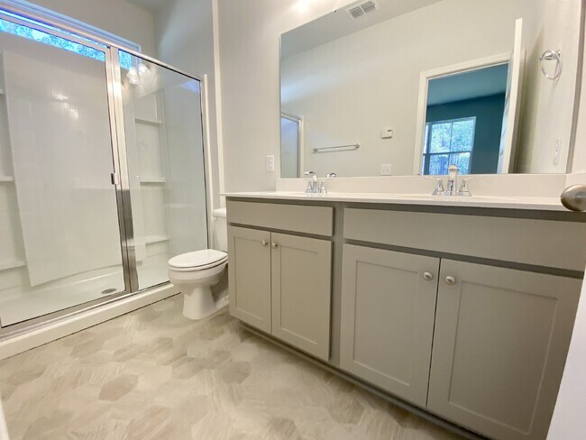 Building Photo - Four Bedroom Home in The Lakes at New Rive...