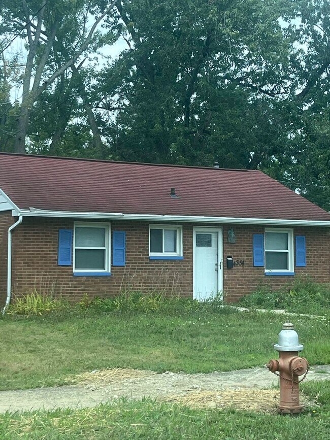 Building Photo - Cozy 2-Bedroom Ranch Home – Classic Brick ...
