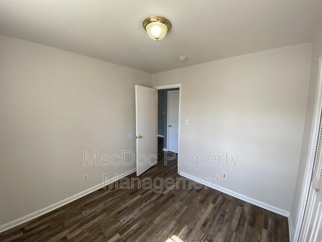 Building Photo - 155 Longstreet Ave