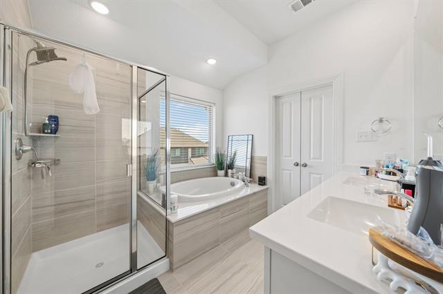 Building Photo - 1136 Queensdown Wy