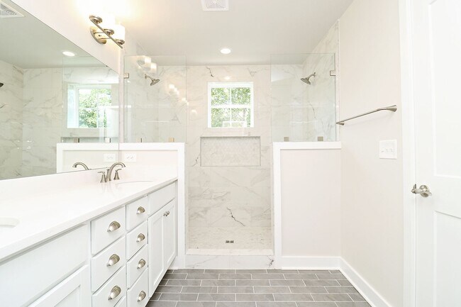 Building Photo - Dog-Friendly Galaxie Farm Townhome