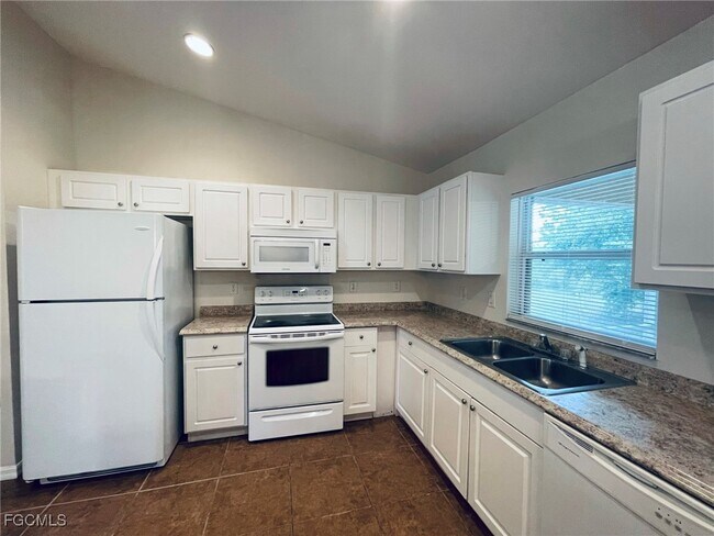 Building Photo - 3014 30th St SW