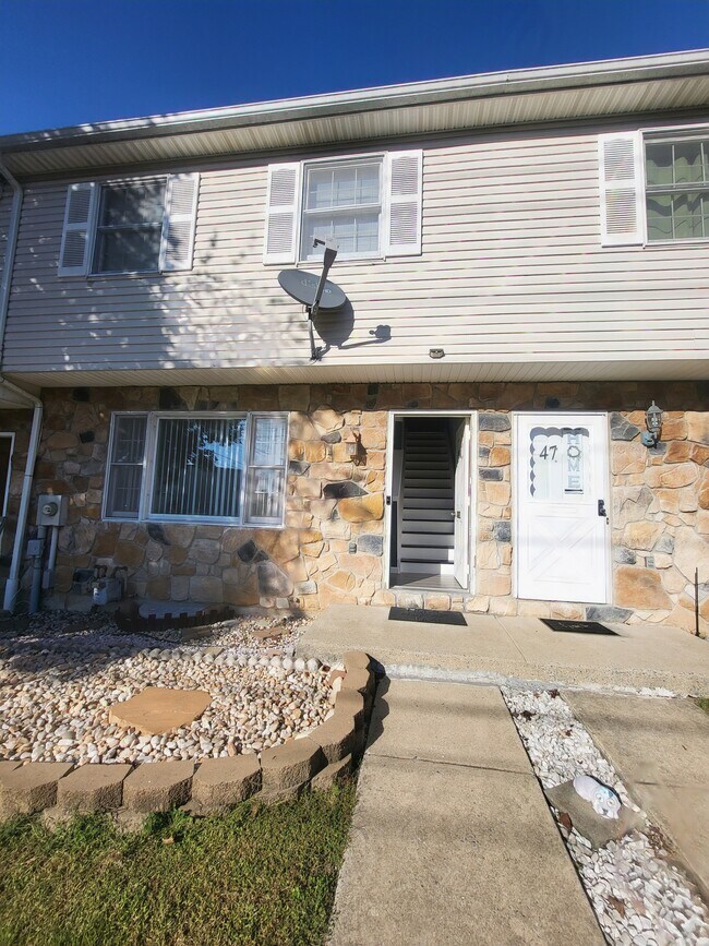 Primary Photo - 49 N Carroll St