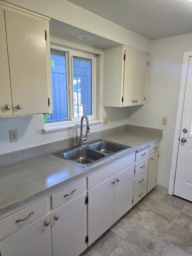 Building Photo - 446s51