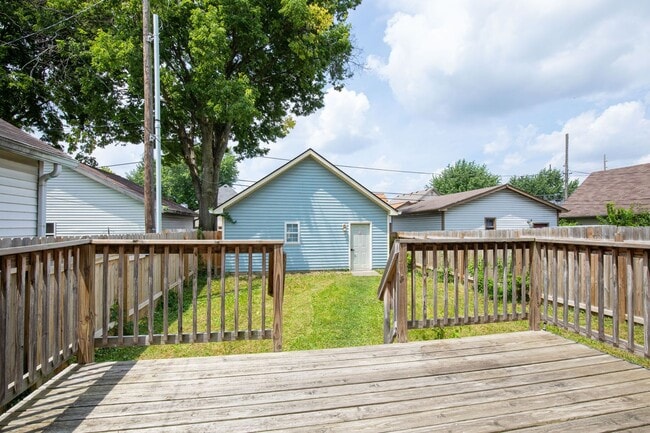 Building Photo - 936 Camp St