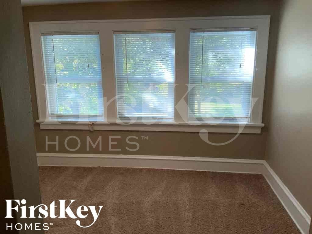 Building Photo - 600 Larkin Ave