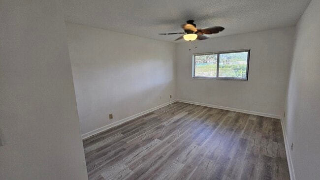 Building Photo - 5797 Doris Ct