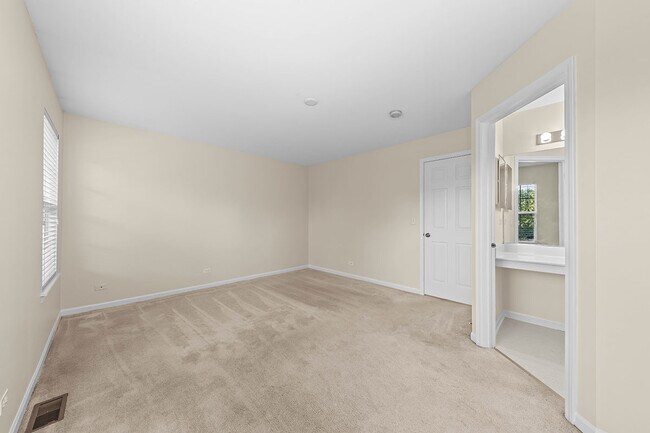 Building Photo - 2640 Idaho Rd