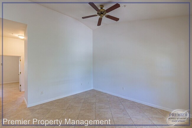 Building Photo - 1555 Blue Point Ave