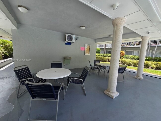 Building Photo - 7401 SW 82nd St