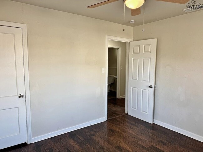 Building Photo - 1627 Oceola Ave