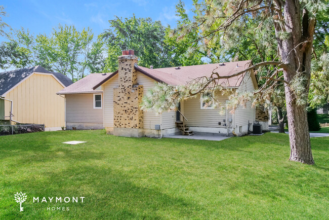 Building Photo - Stylish 3-Bedroom Retreat in Gladstone, MO