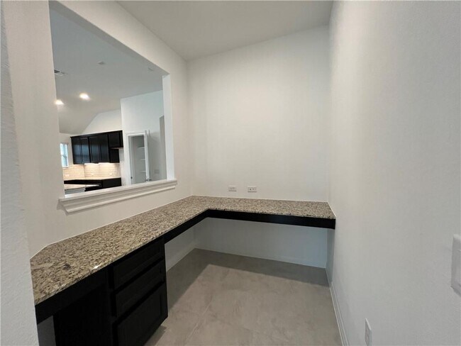 Building Photo - 10412 Spanish Jennet Wy