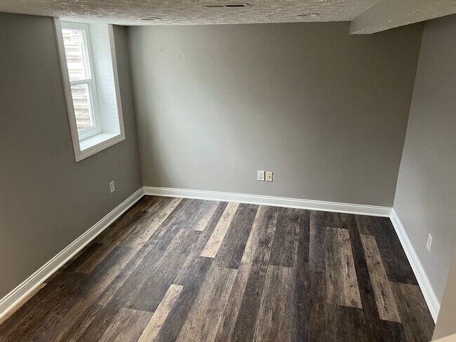 Building Photo - River-front condo