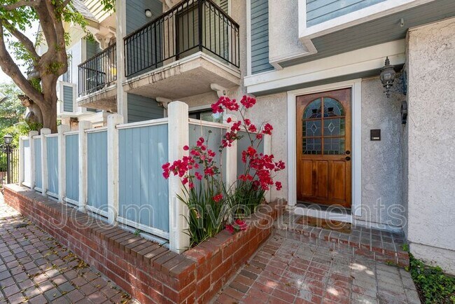 Building Photo - 444 S Los Robles Ave