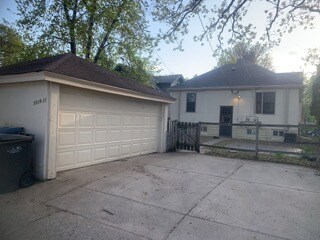 Building Photo - 5021 S 28th Ave