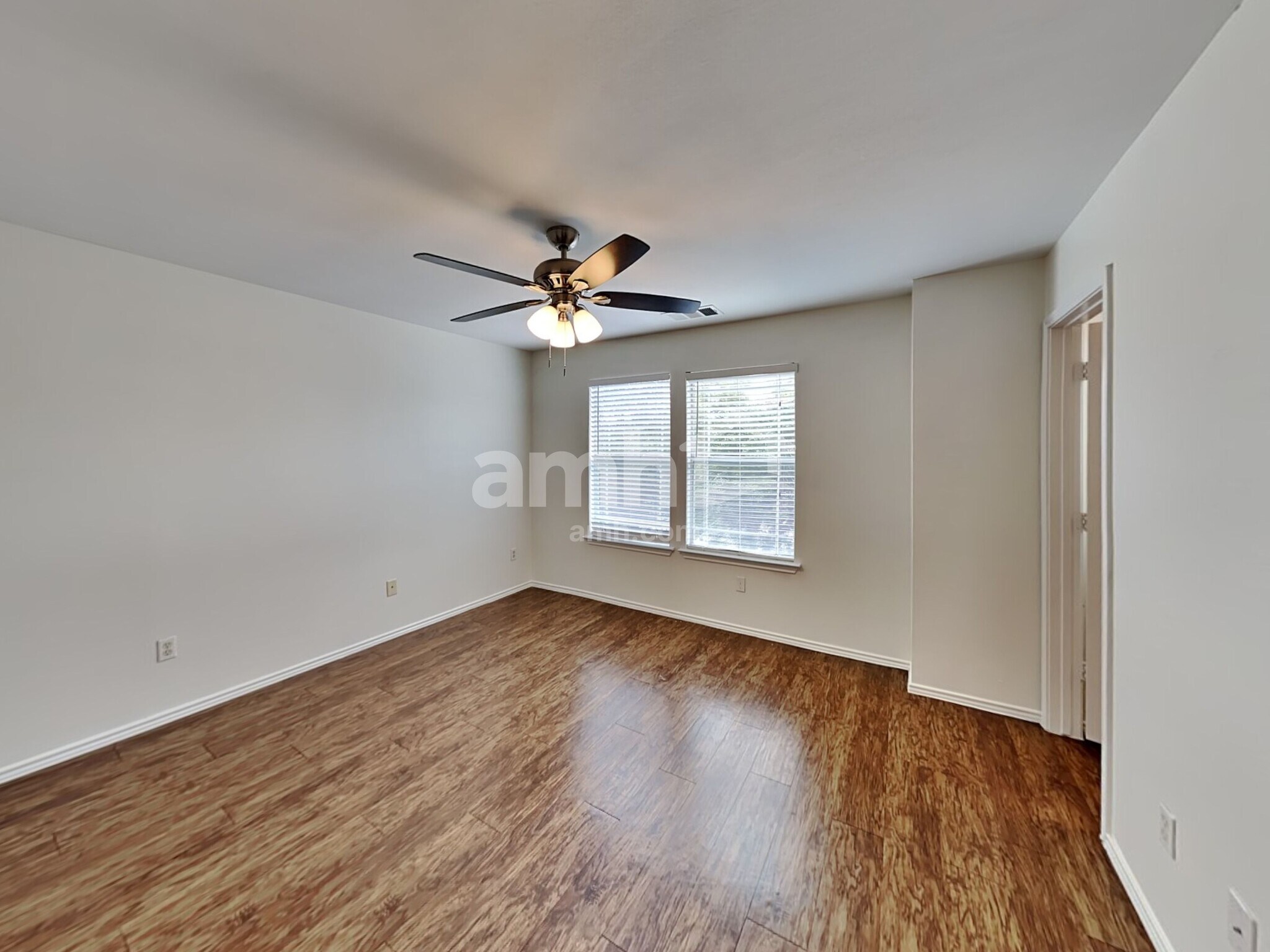 Building Photo - 2848 Deerfern Ln