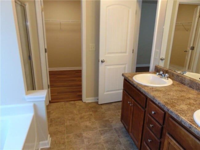 Building Photo - 1320 Napa Valley Dr SW