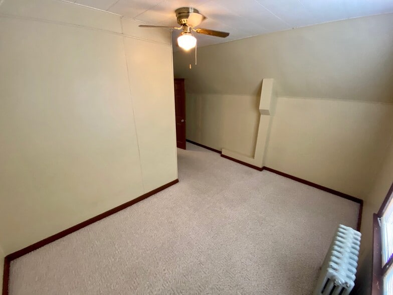 Building Photo - 714 Cass St