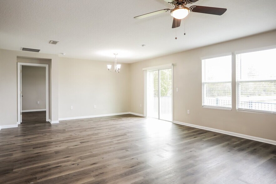 Building Photo - 3514 Songbird Lakes Dr