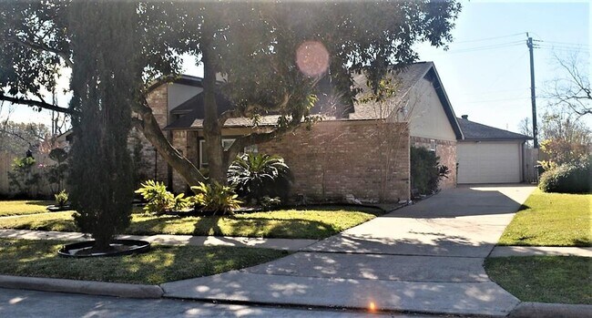 Building Photo - 12542 Wrenthorpe Dr