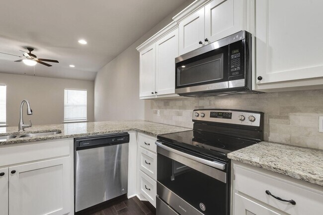 Building Photo - 3608 Brookstone Dr