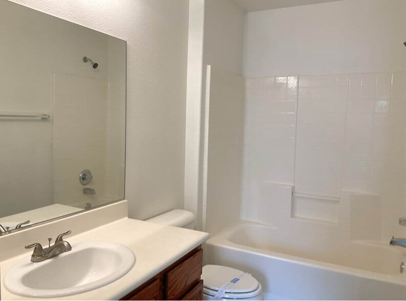 Building Photo - 6181 Arlington Ash St